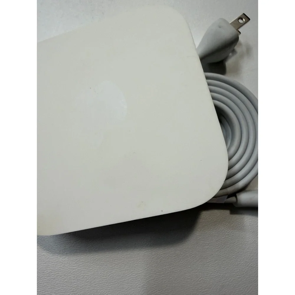 Apple AirPort Express Base Station A1392 Dual Band 802.11n Wi-Fi Router White